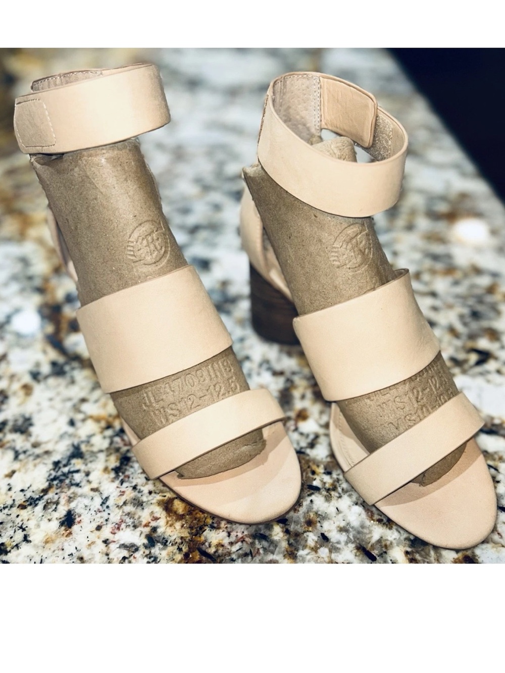 Vince Camuto Junette Leather Ankle Strap Sandals Beige Nude Block Heel Size 7.5
